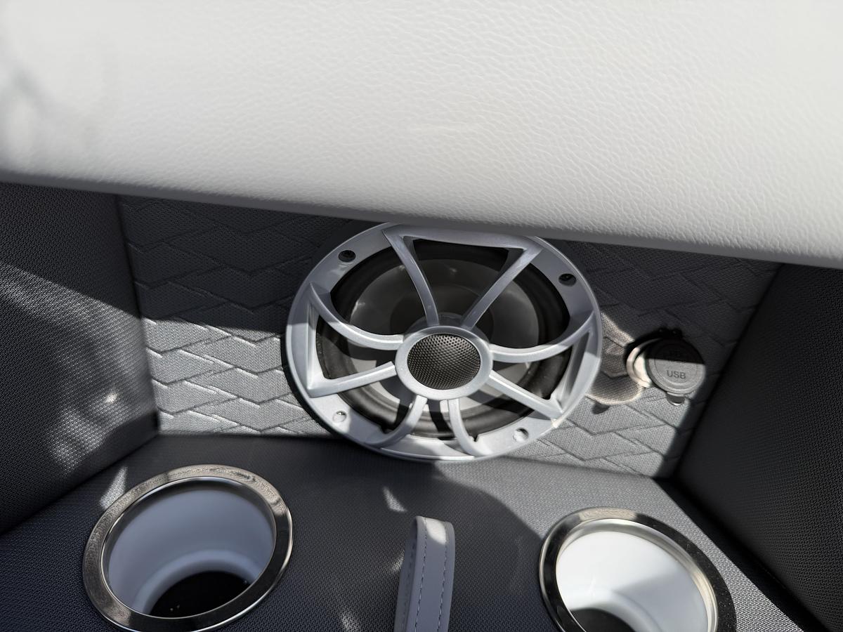 2026 Bentley Pontoons Elite 223 Admiral