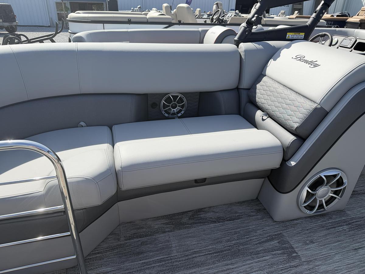 2026 Bentley Pontoons Elite 223 Admiral