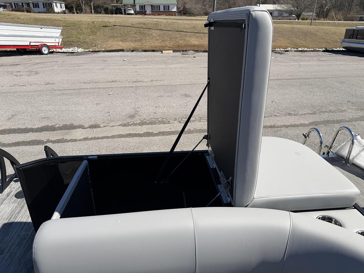 2026 Bentley Pontoons Legacy 200 Cruise