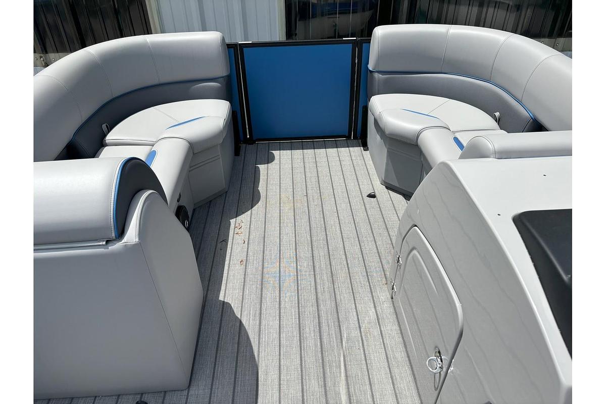 2025 Bentley Pontoons Legacy 203 Swingback