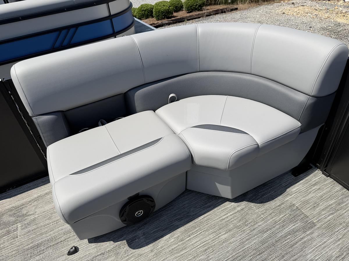 2027 Bentley Pontoons Bolt 200
