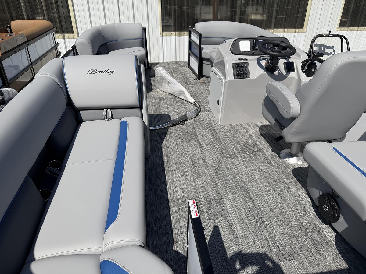 2026 Bentley Pontoons BOLT 200