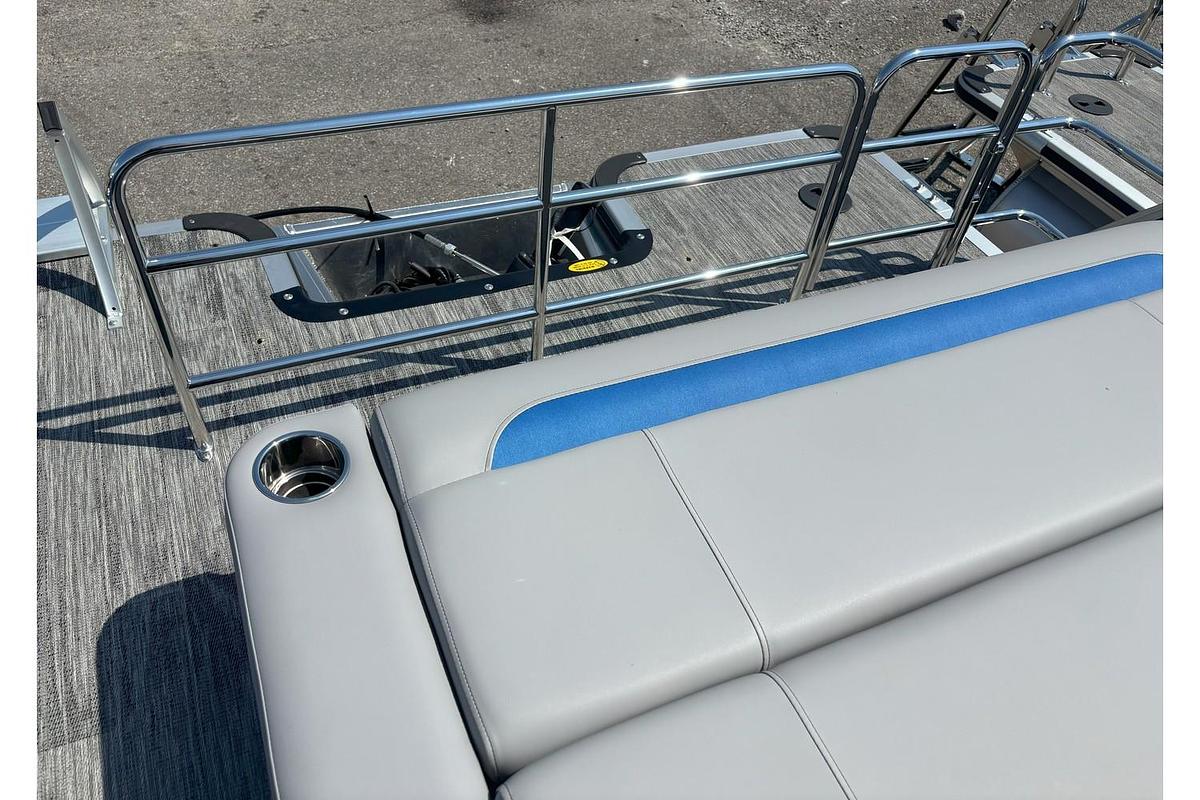 2026 Bentley Pontoons Legacy 200 Swingback