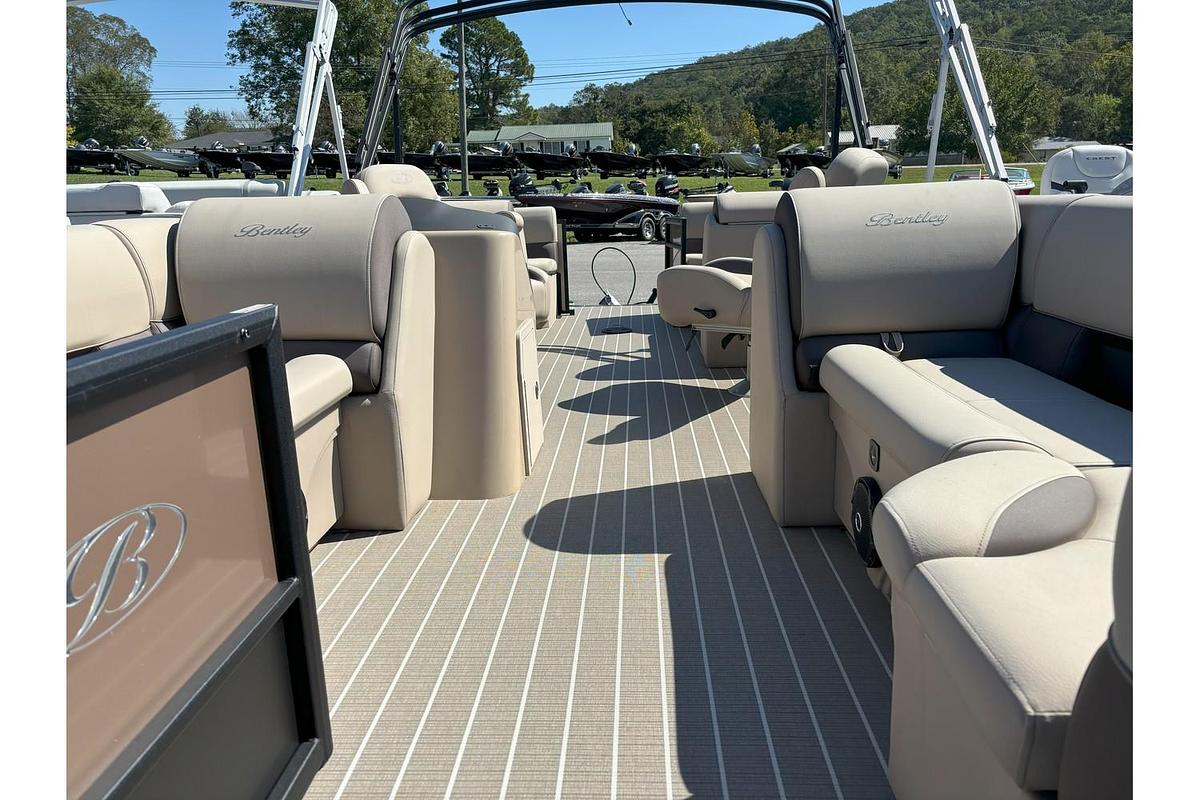 2024 Bentley Pontoons Legacy 220 Navigator