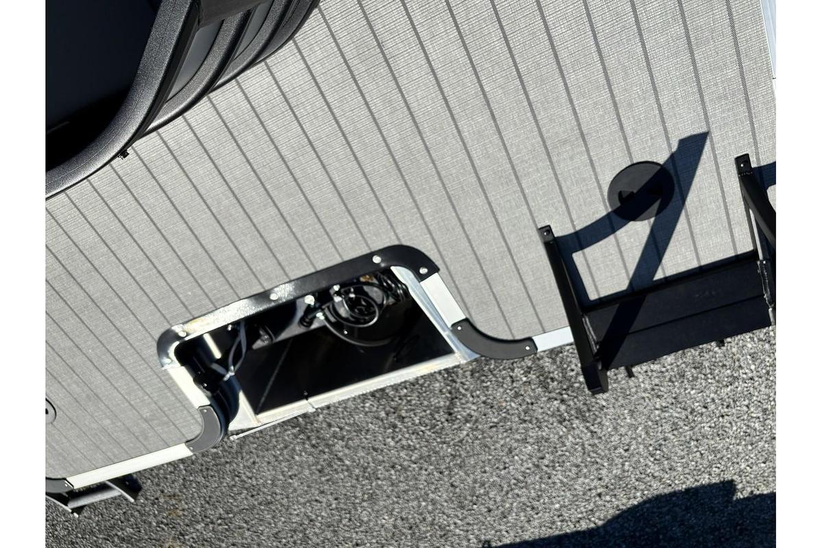 2026 Bentley Pontoons Legacy 200 Cruise