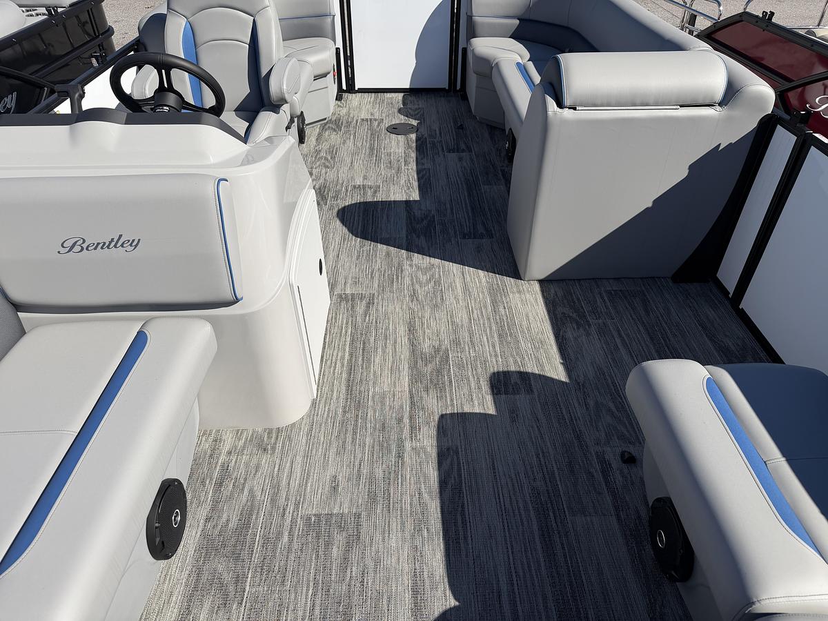 2026 Bentley Pontoons Bentley Bolt 200