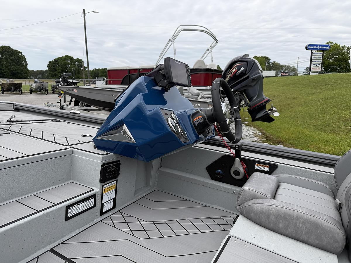 2026 Avid Boats 18 Vertex