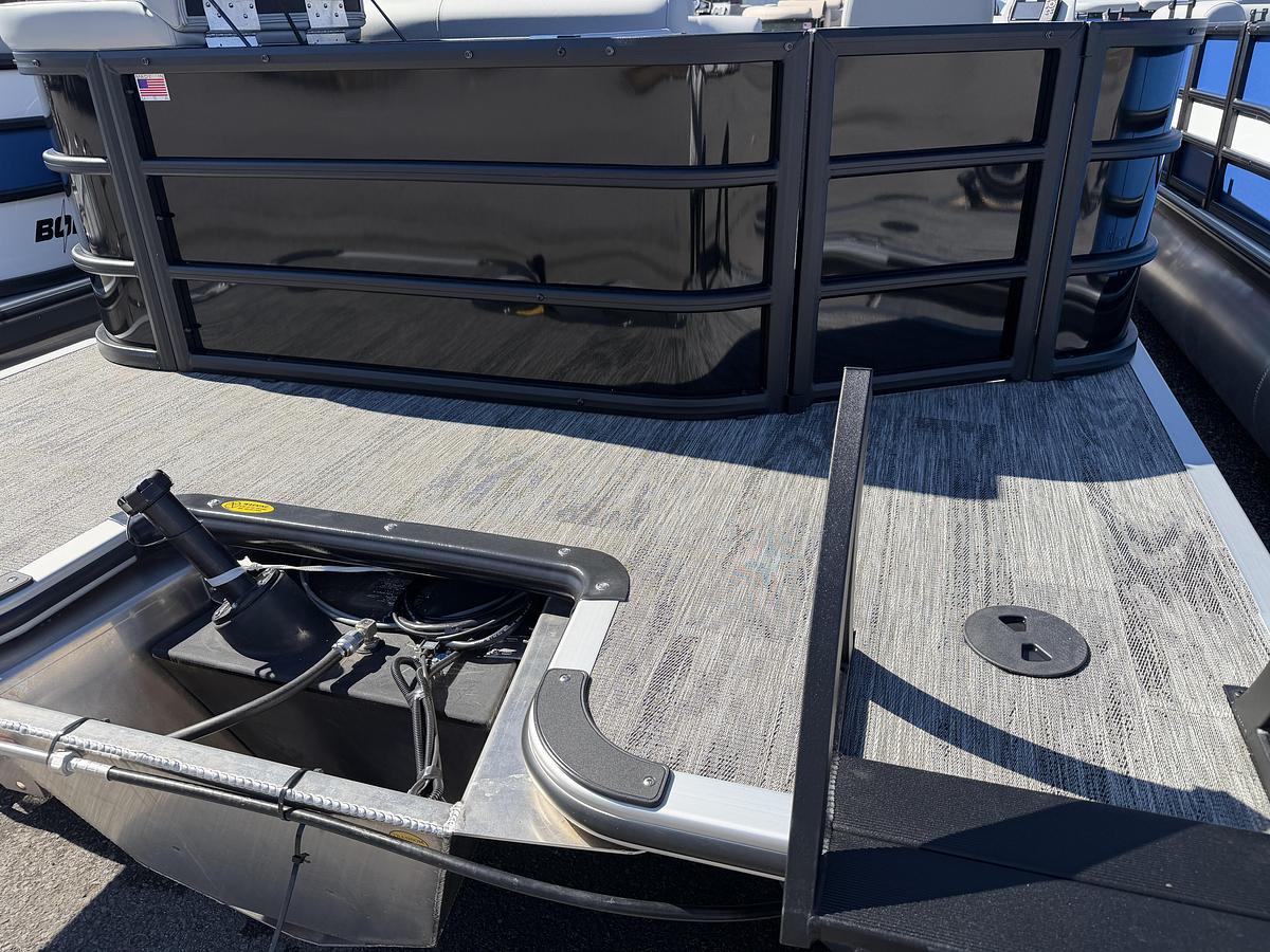 2026 Bentley Pontoons Legacy 200 Cruise