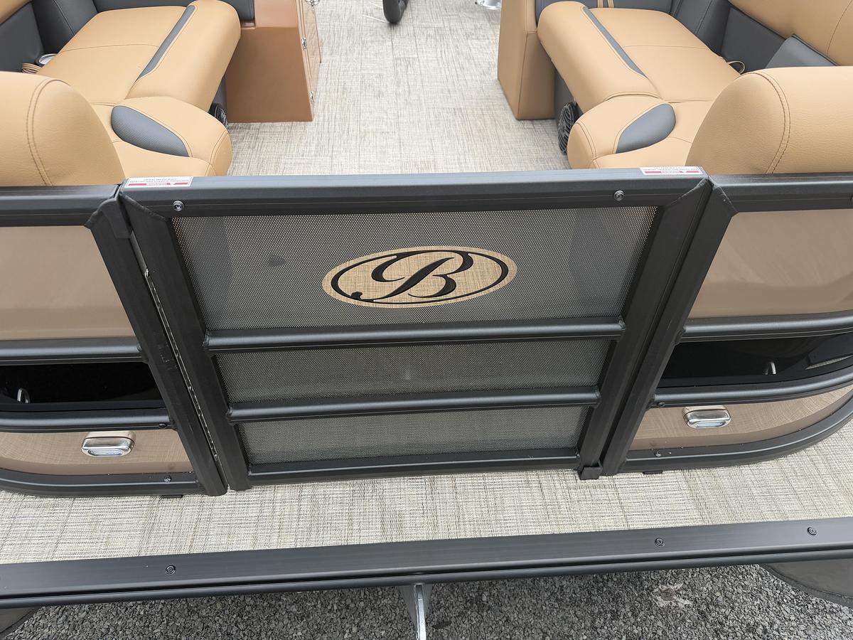 2027 Bentley Pontoons Legacy 223 Swingback