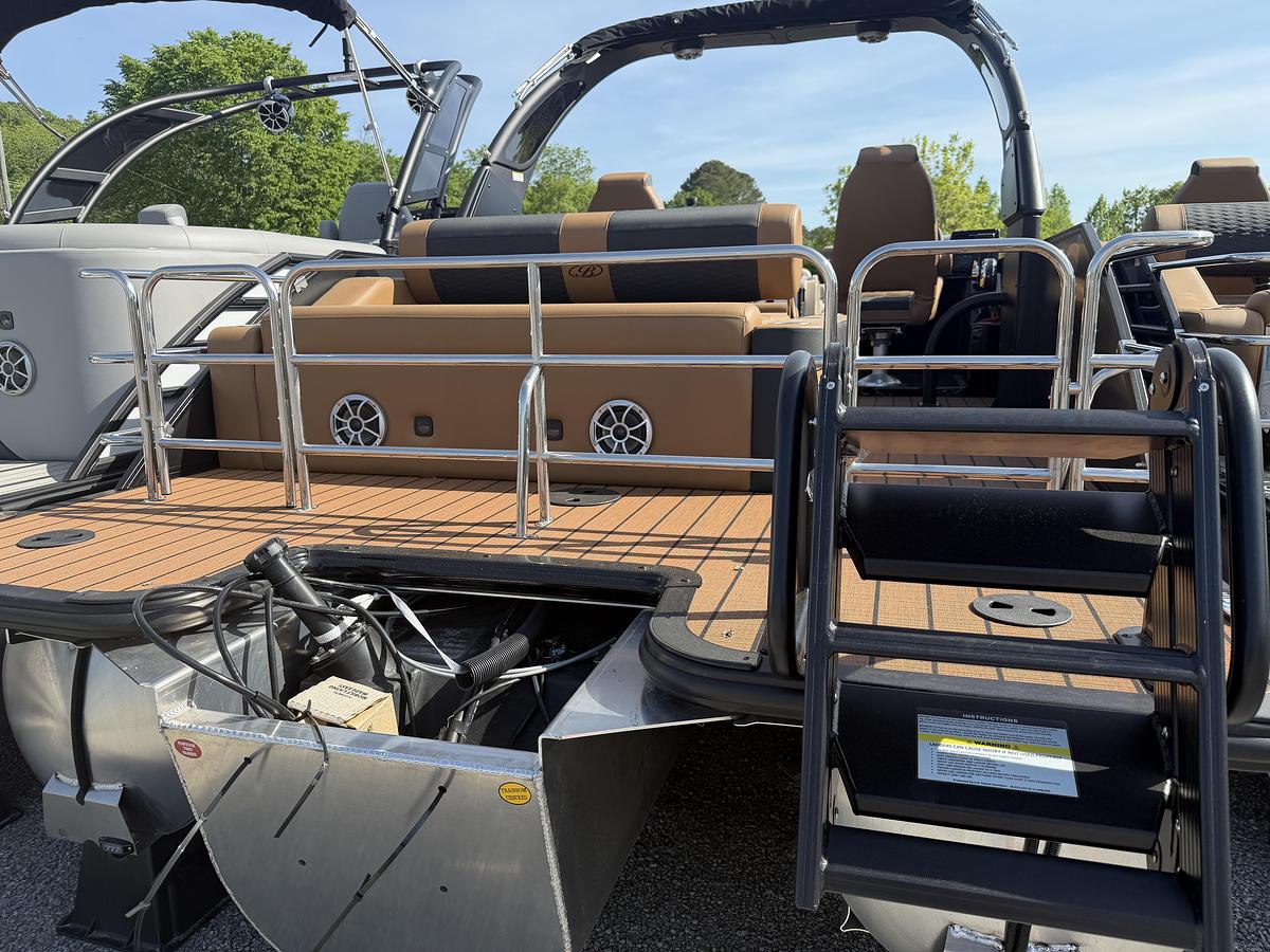 2026 Bentley Pontoons Elite 253 DC Swingback