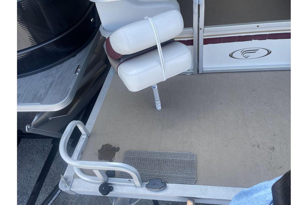 Used 2004 Fisher Boats Liberty 240