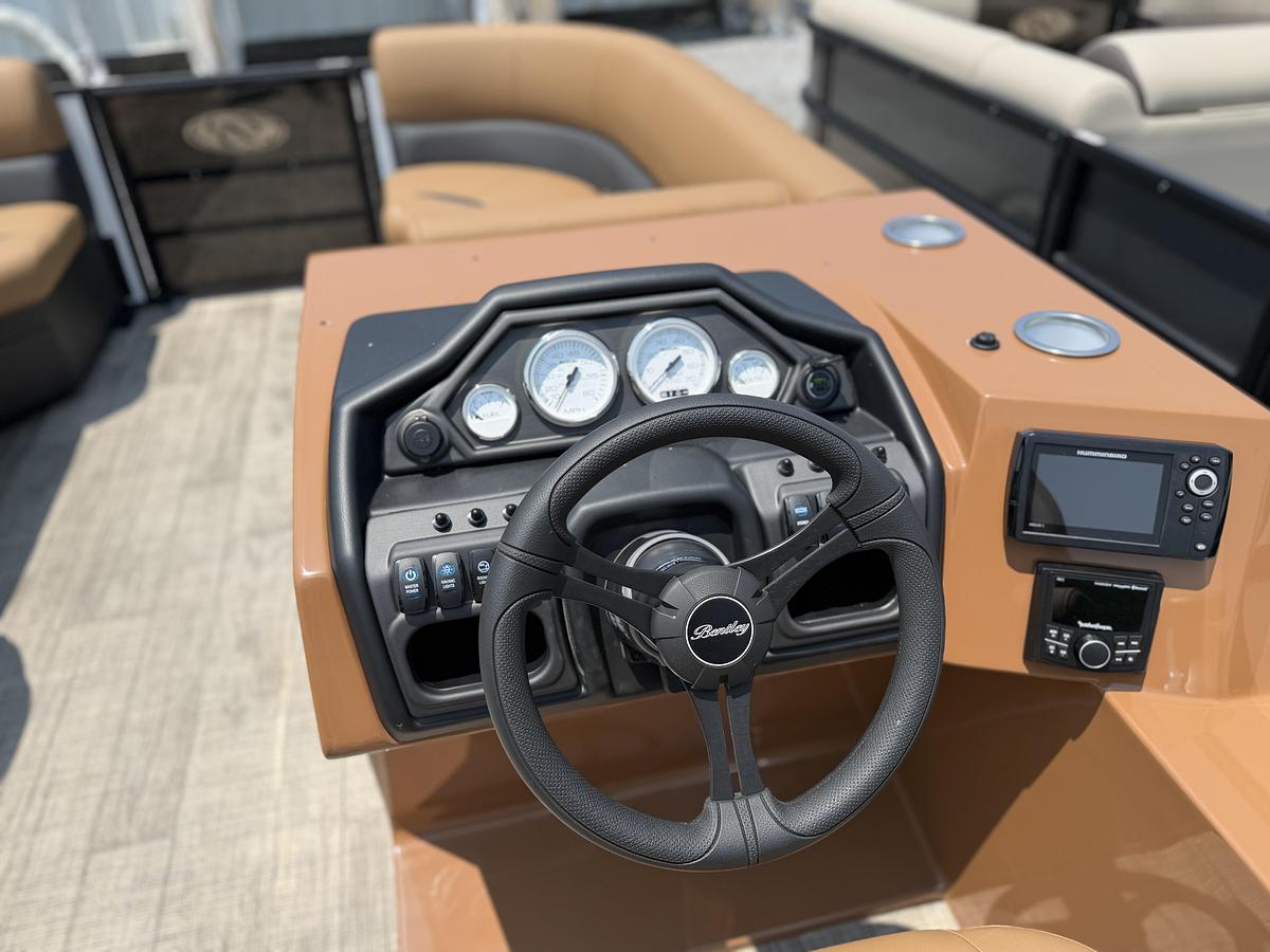 2027 Bentley Pontoons Legacy 223 Swingback