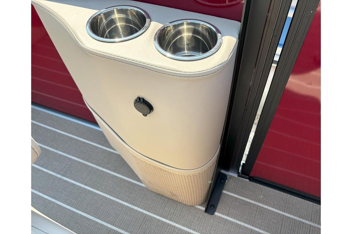 2026 Bentley Pontoons Legacy 223 Swingback