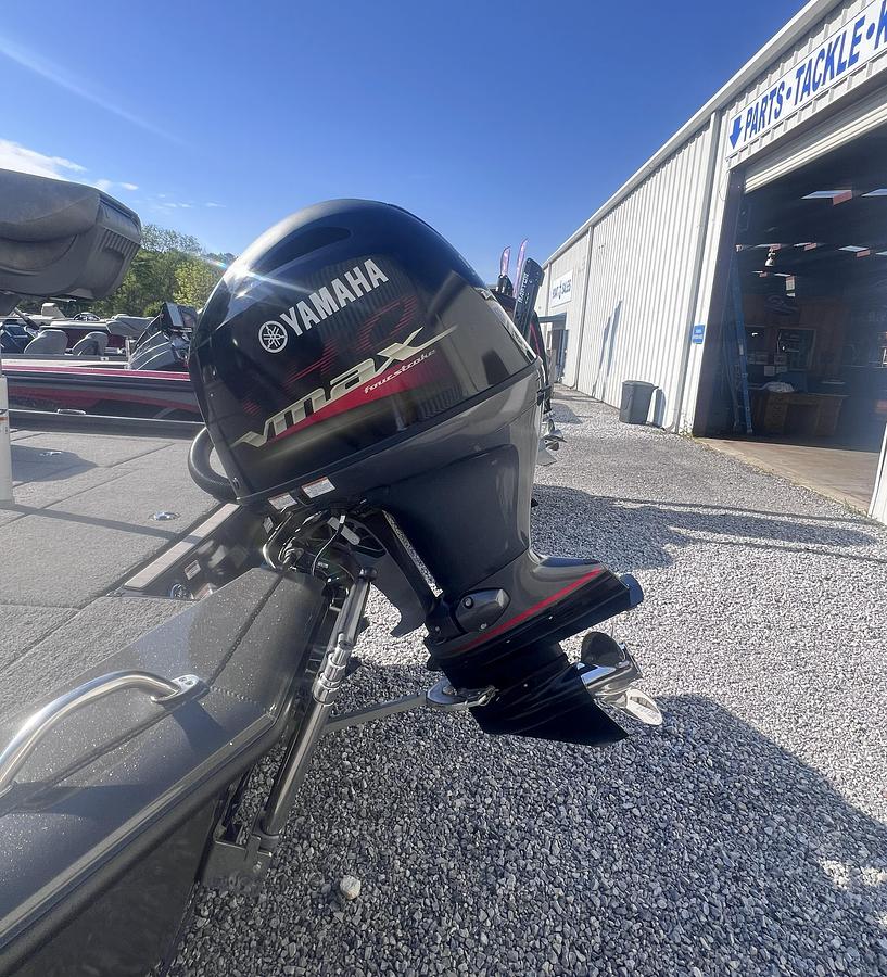 Used 2023 Avid Boats 18XB