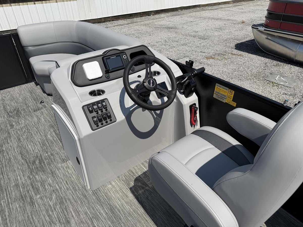 2027 Bentley Pontoons Bolt 200