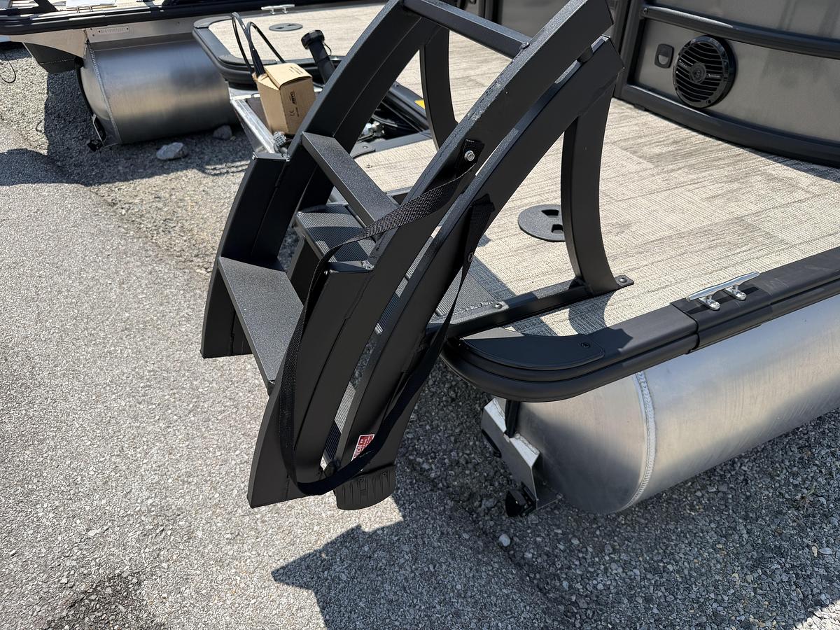 2027 Bentley Pontoons Legacy 223 Navigator