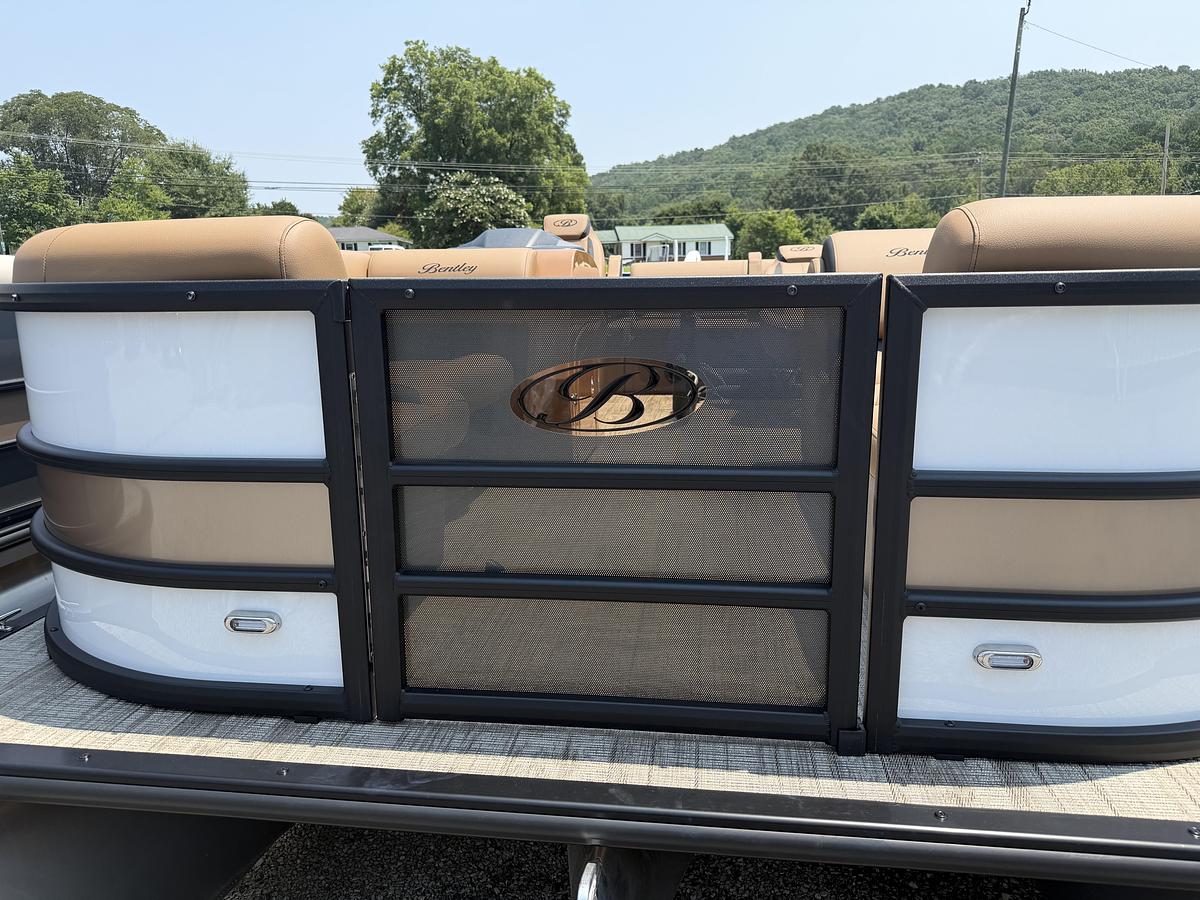 2027 Bentley Pontoons Legacy 223 Swingback