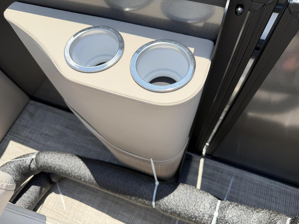 2027 Bentley Pontoons Legacy 223 Navigator