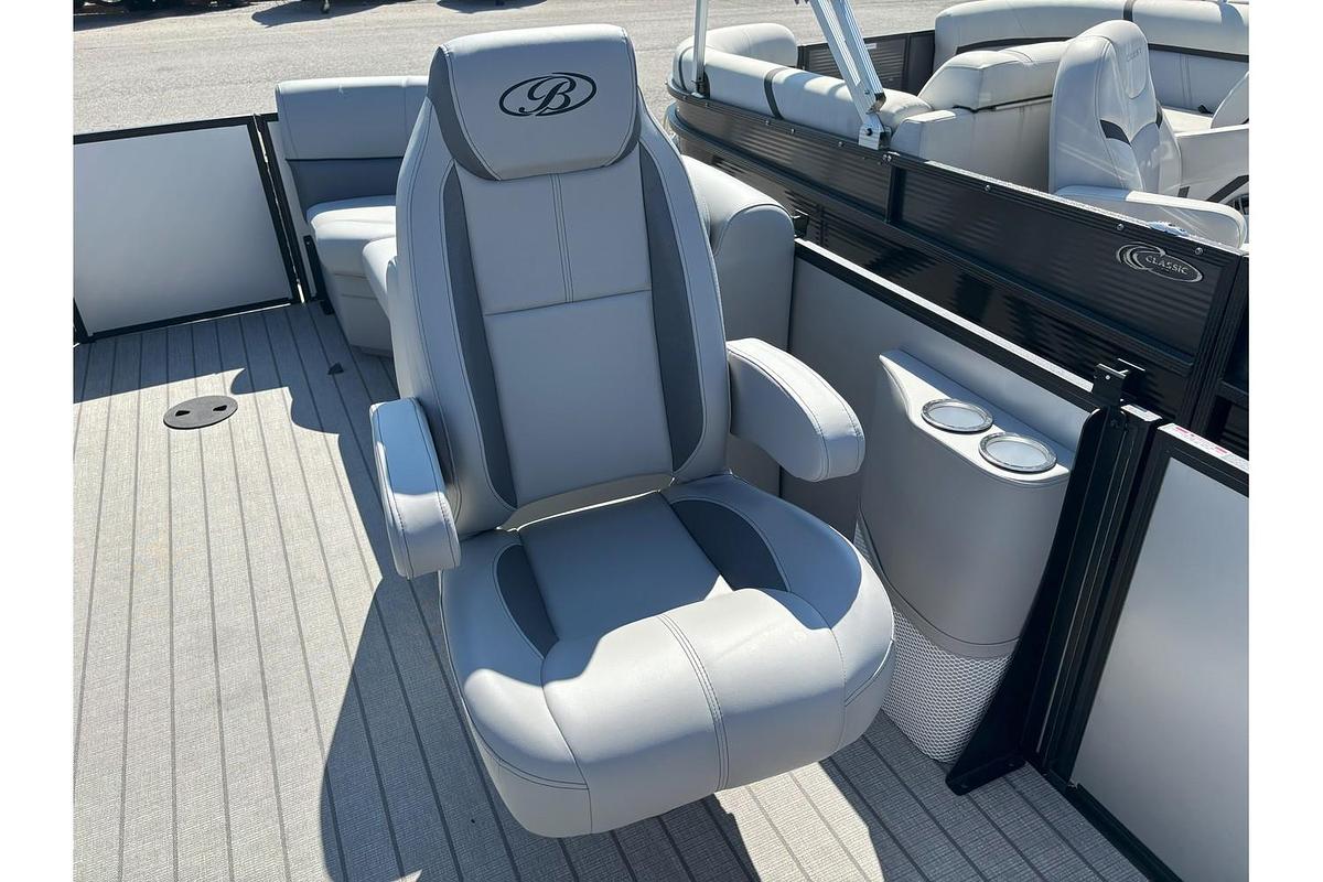 2026 Bentley Pontoons Legacy 223 Navigator