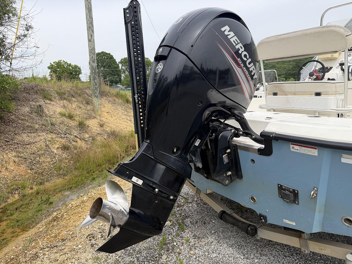 Used 2017 Mako  Skiff 19 CPX