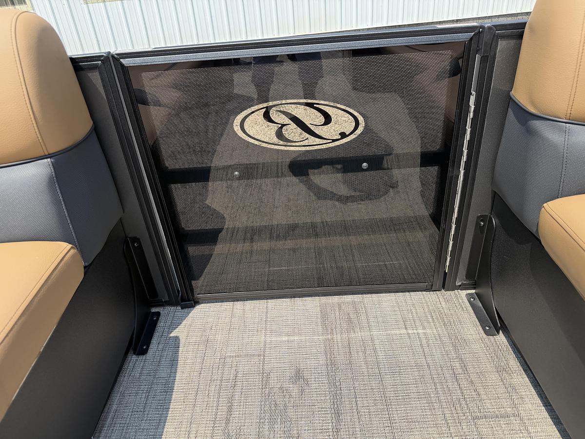 2027 Bentley Pontoons Legacy 223 Swingback