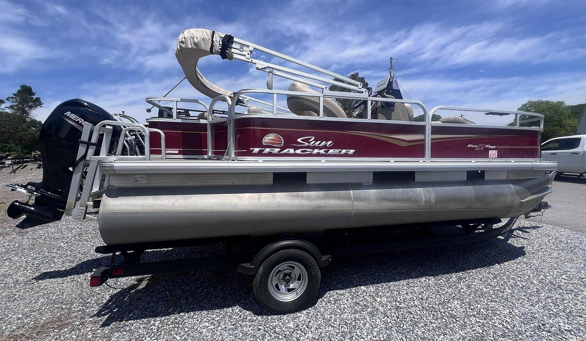 Used 2021 SunTracker Bass Buggy 18
