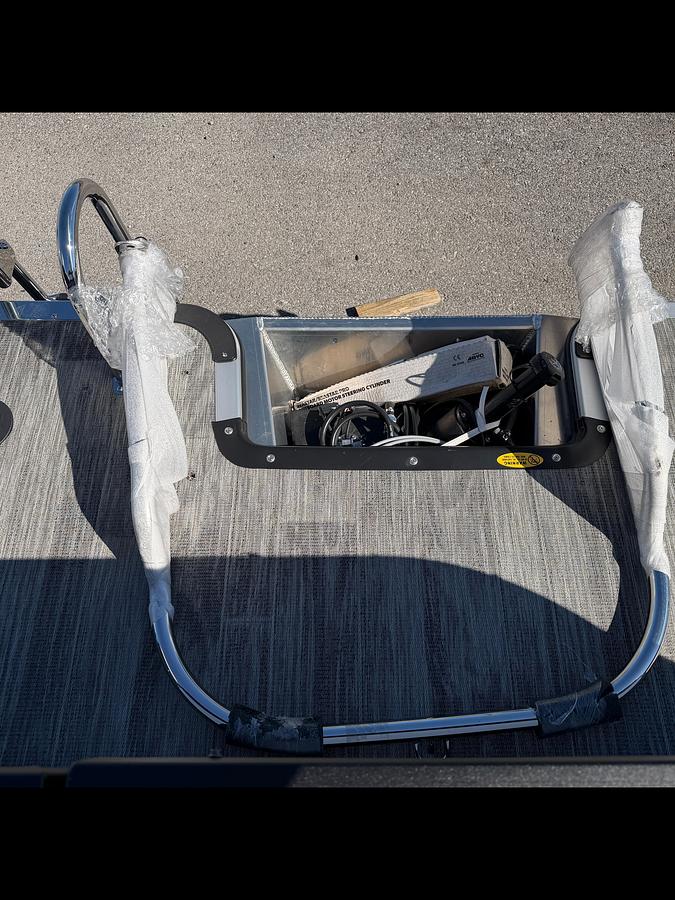 2026 Bentley Pontoons Bentley Bolt 200