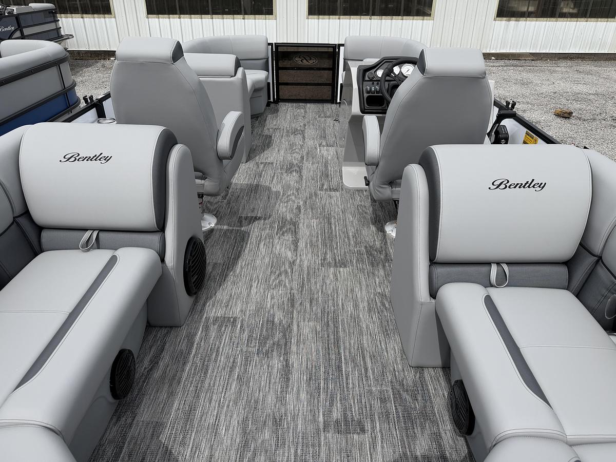 2026 Bentley Pontoons Legacy 223 Navigator