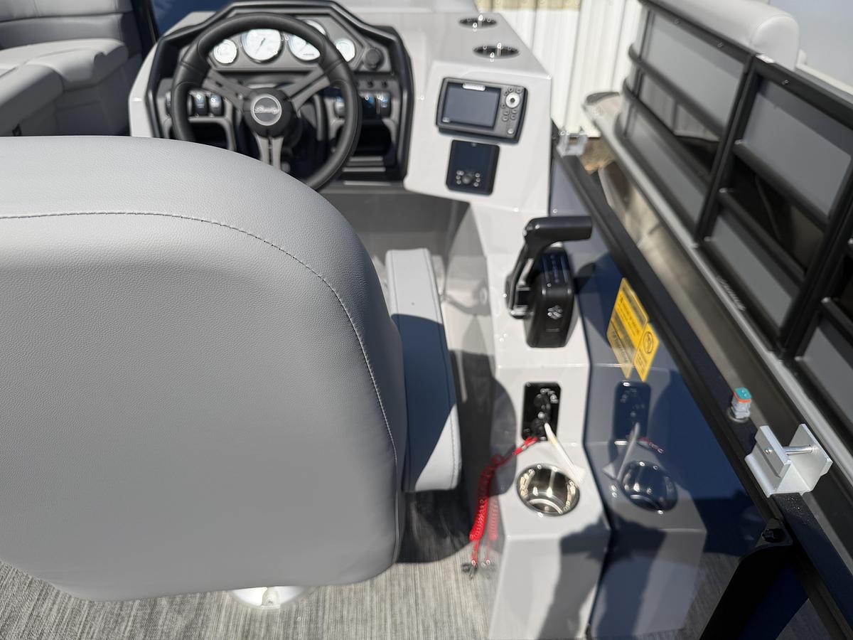 2026 Bentley Pontoons Legacy 200 Cruise