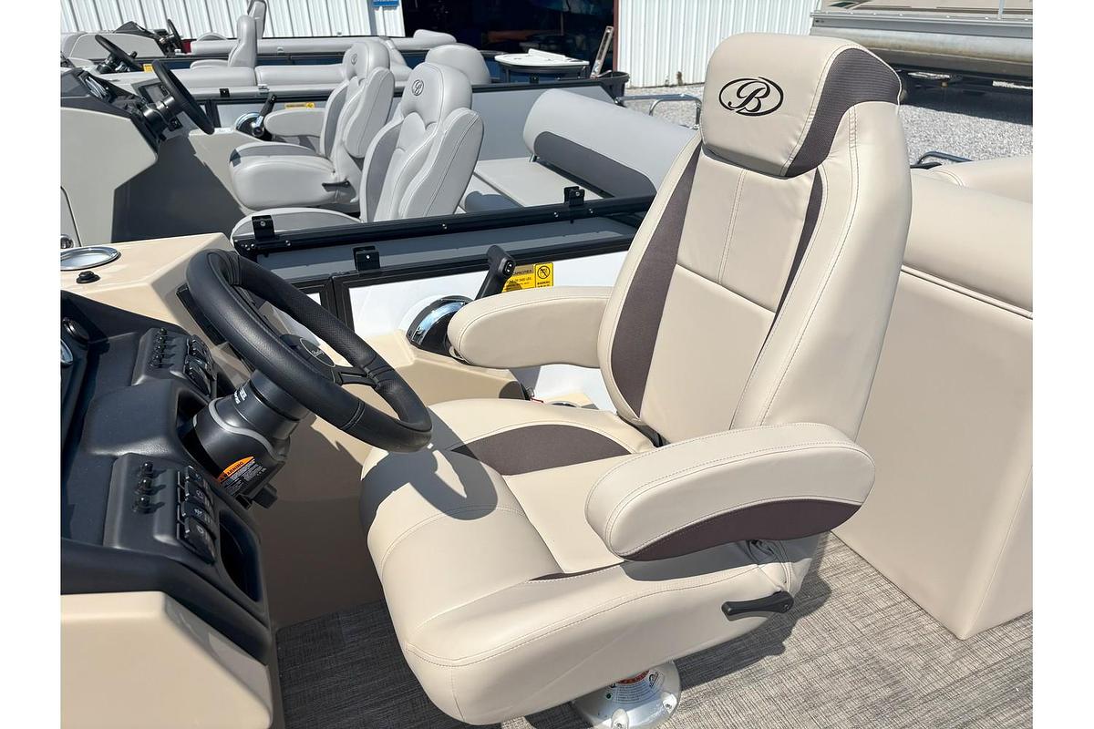 2026 Bentley Pontoons Legacy 223 Navigator