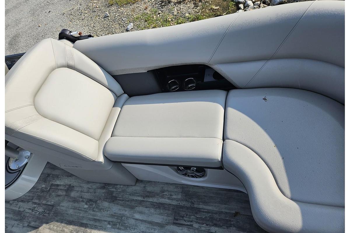 2024 Crest Pontoons Caribbean LX 250SLC CP3