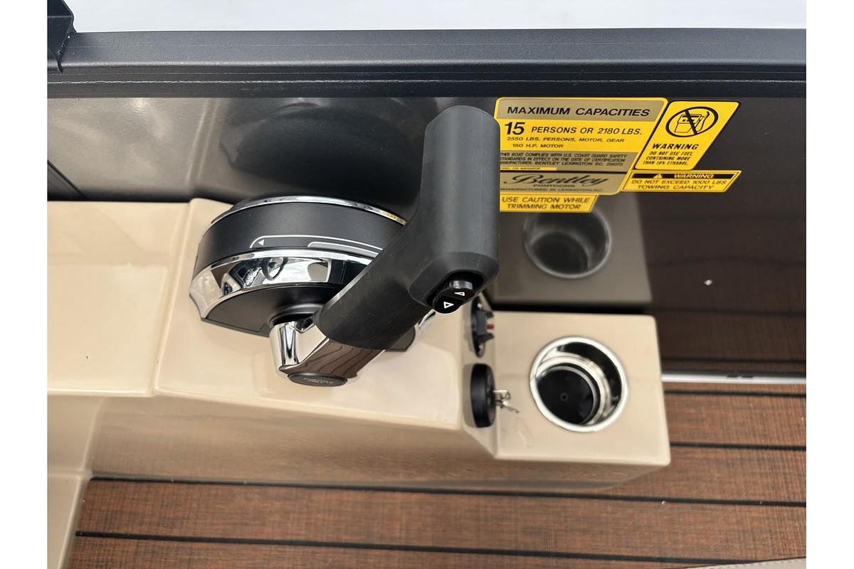 2026 Bentley Pontoons Legacy 220 DL Navigator