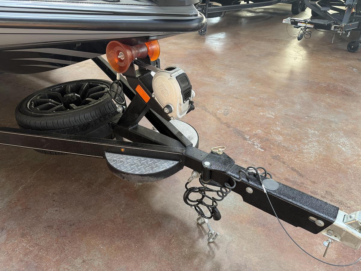 Used 2025 Phoenix 920 Elite