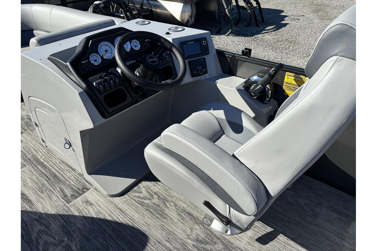 2026 Bentley Pontoons Legacy 223 Navigator