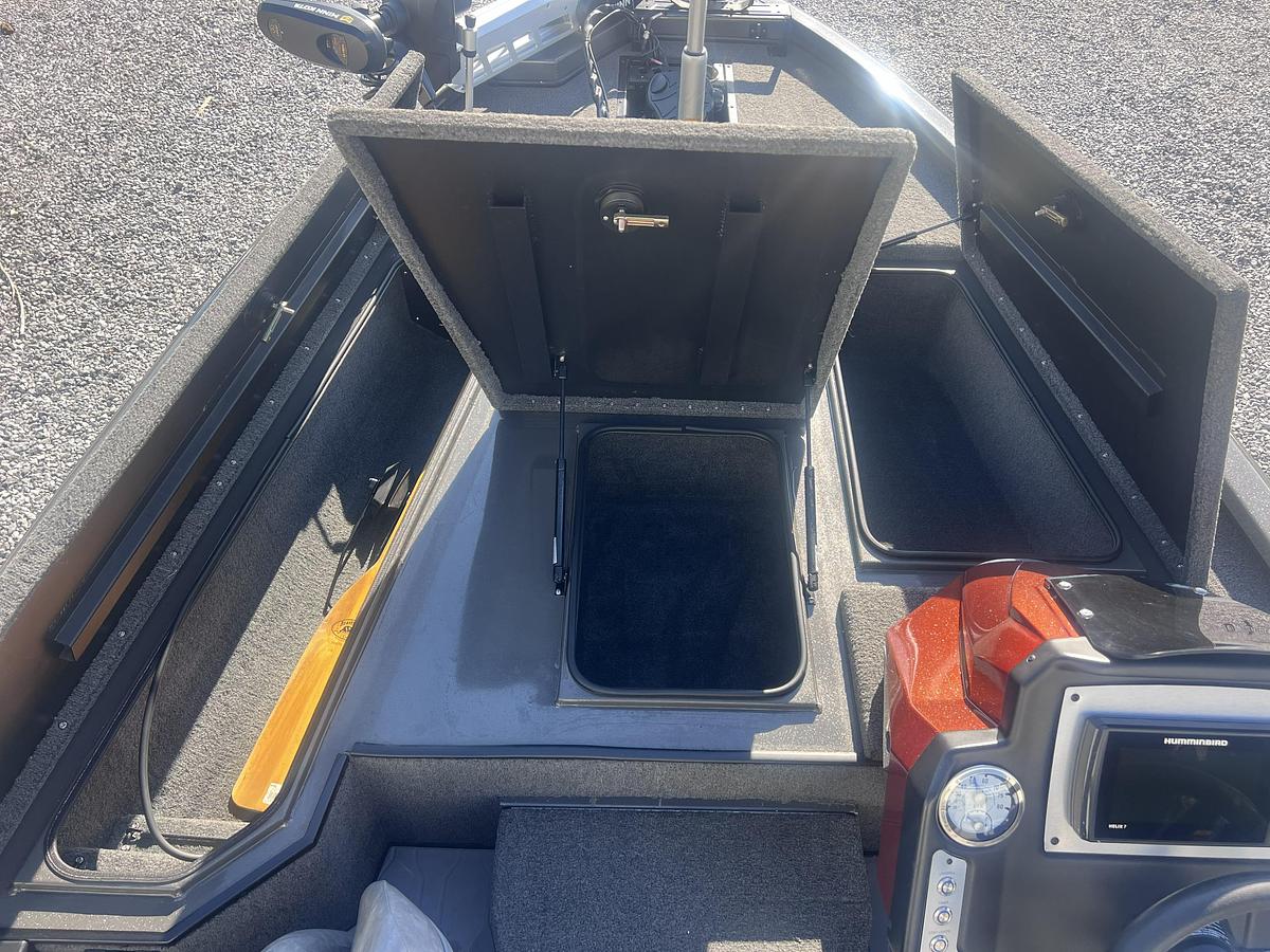 Used 2023 Avid Boats 18XB