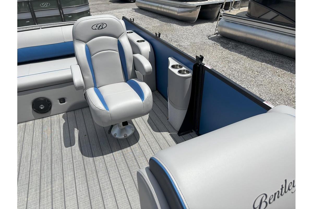 2025 Bentley Pontoons Legacy 203 Swingback
