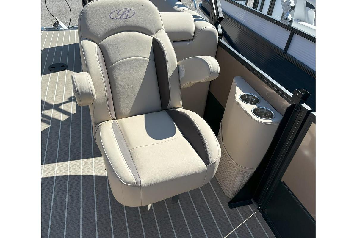 2024 Bentley Pontoons Legacy 220 Navigator