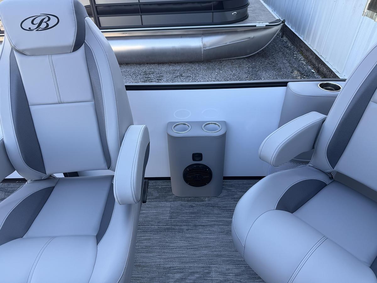 2026 Bentley Pontoons Legacy 223 DL Navigator