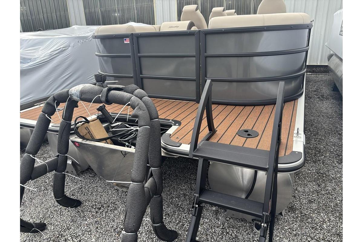 2026 Bentley Pontoons Legacy 220 DL Navigator