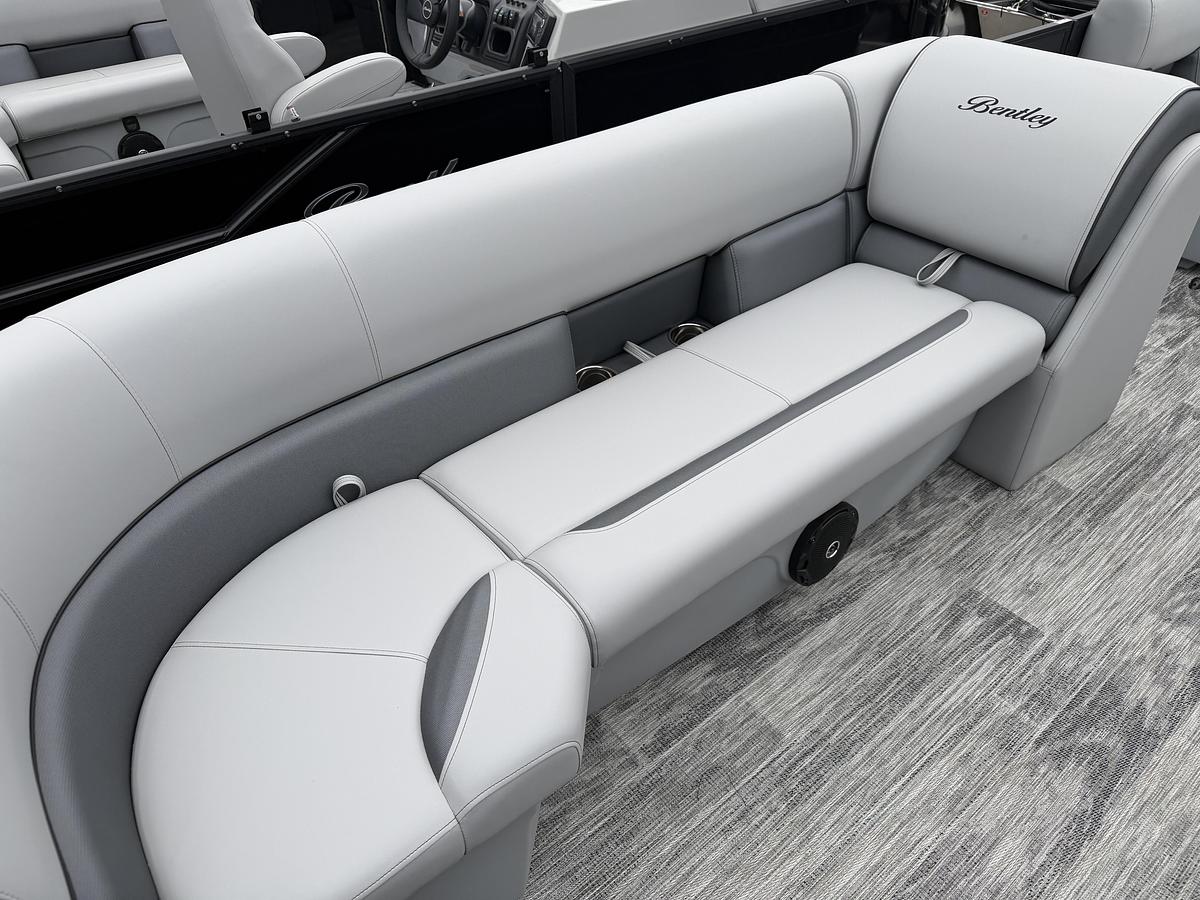2026 Bentley Pontoons Bolt 200