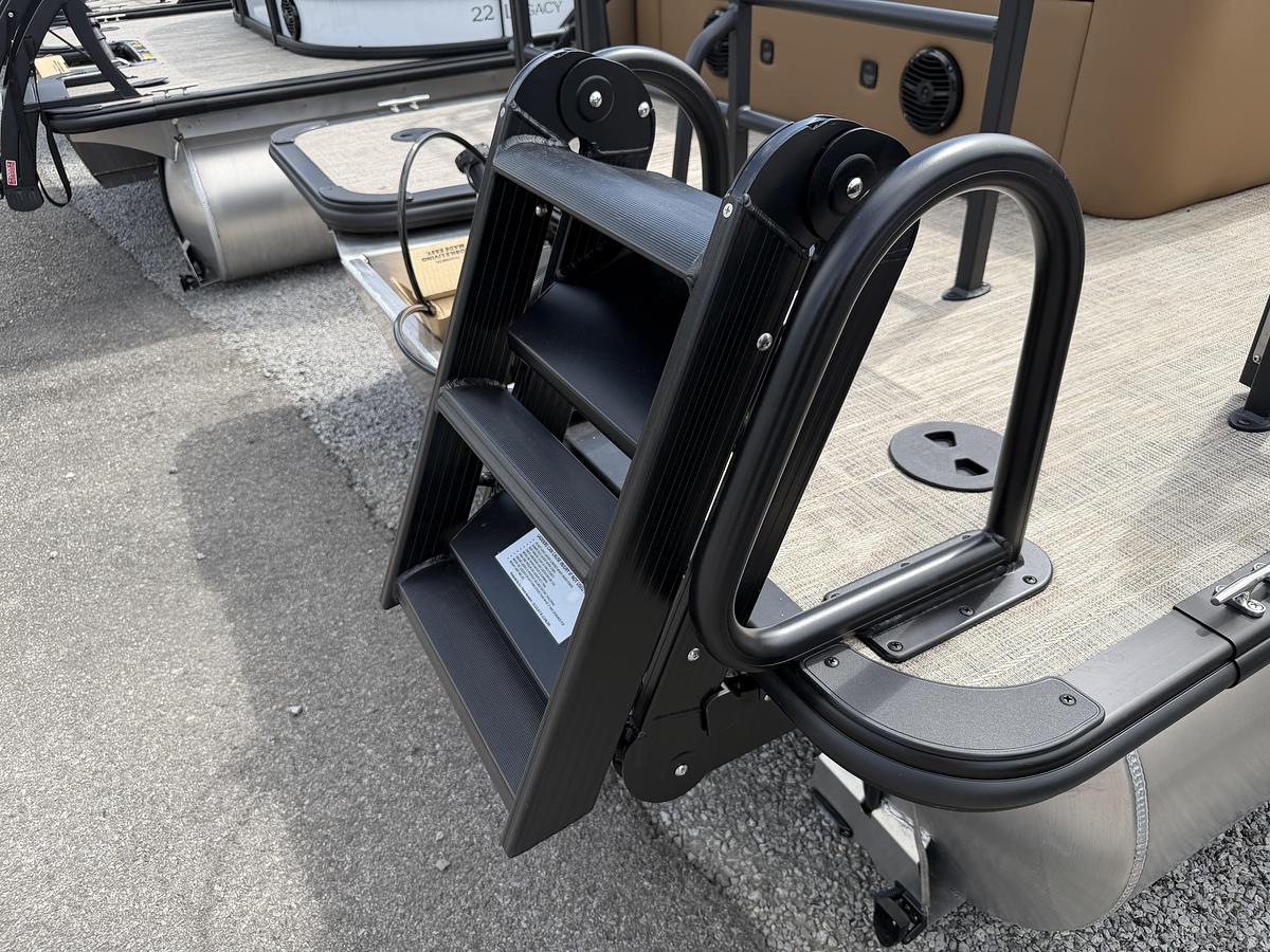 2027 Bentley Pontoons Legacy 223 Swingback