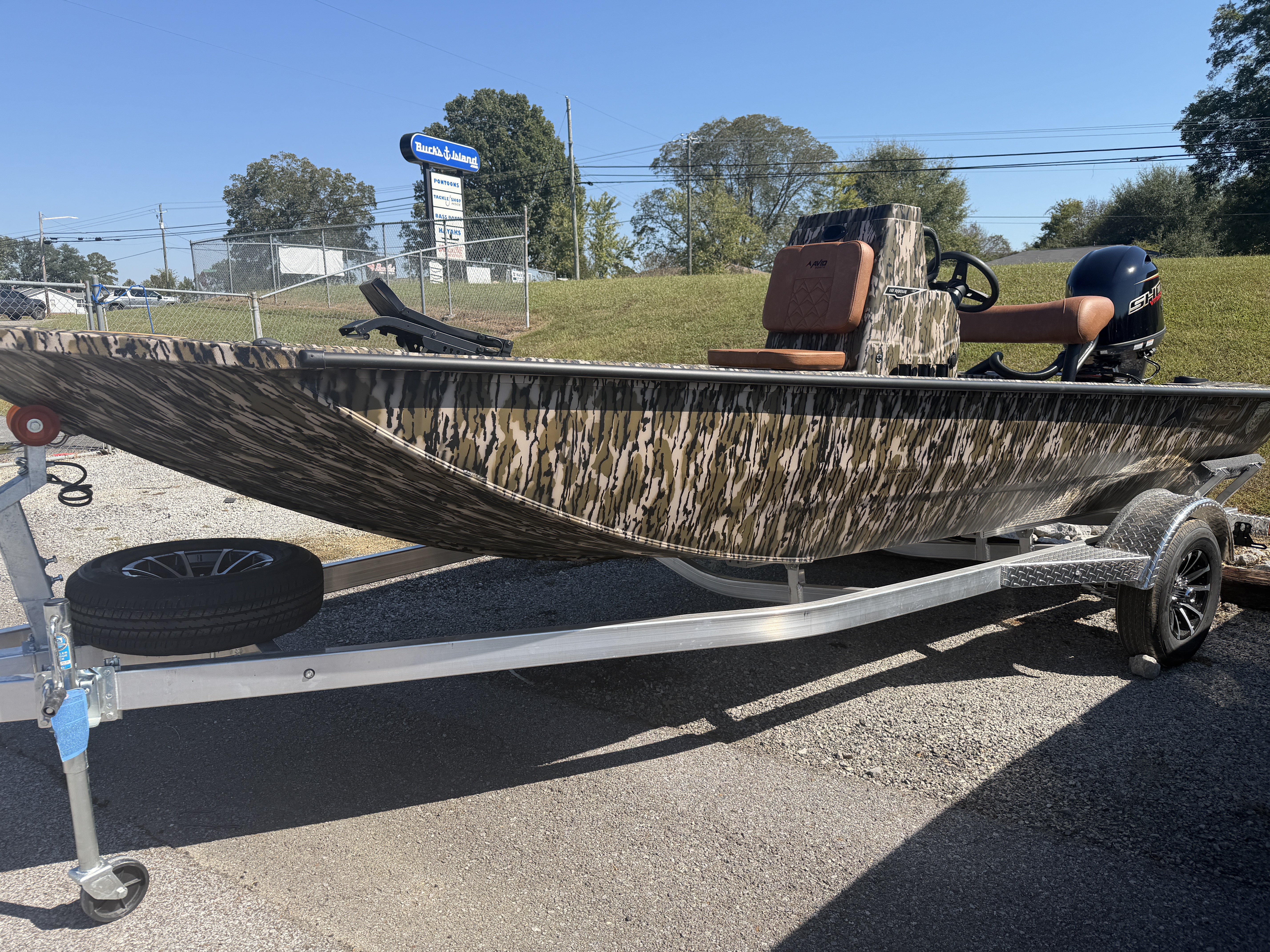 2027 Avid Boats 18CC Rogue