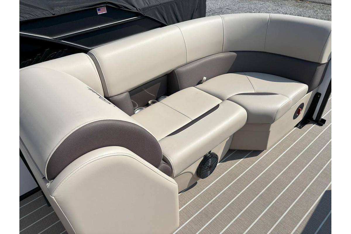 2026 Bentley Pontoons Legacy 223 DL Navigator