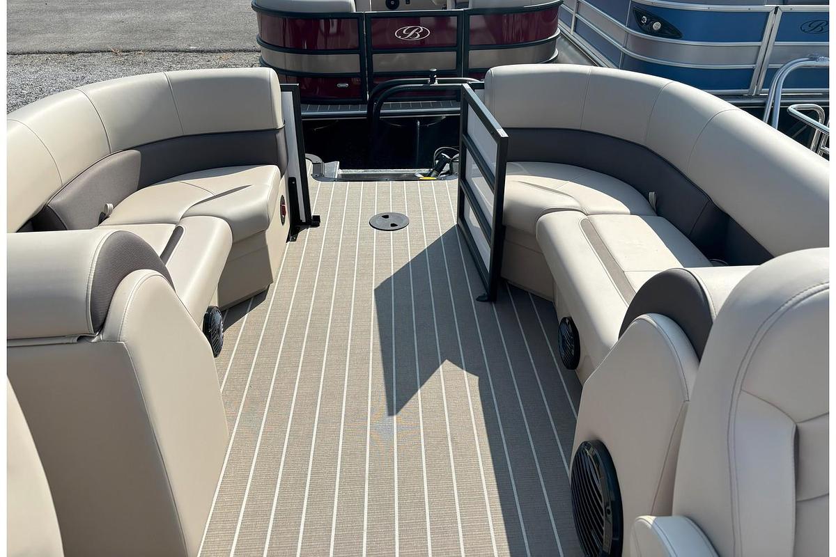2026 Bentley Pontoons Legacy 223 DL Navigator