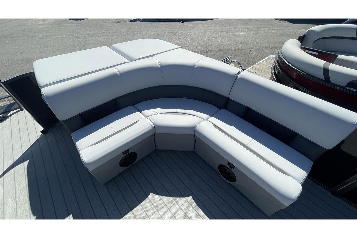 2024 Bentley Pontoons Legacy 200 Cruise