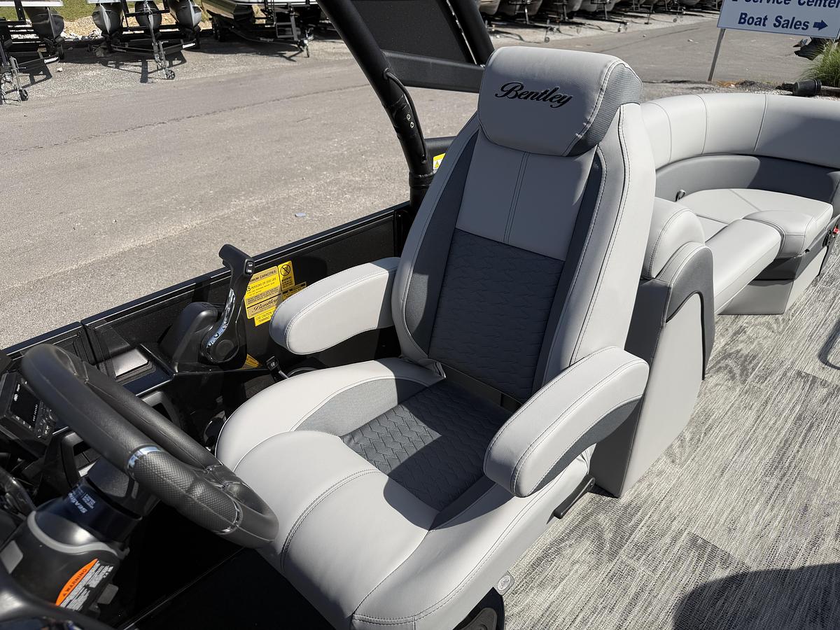 2026 Bentley Pontoons Elite 223 Admiral