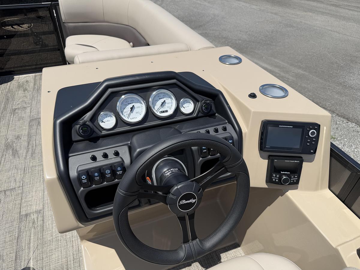 2027 Bentley Pontoons Legacy 223 Navigator
