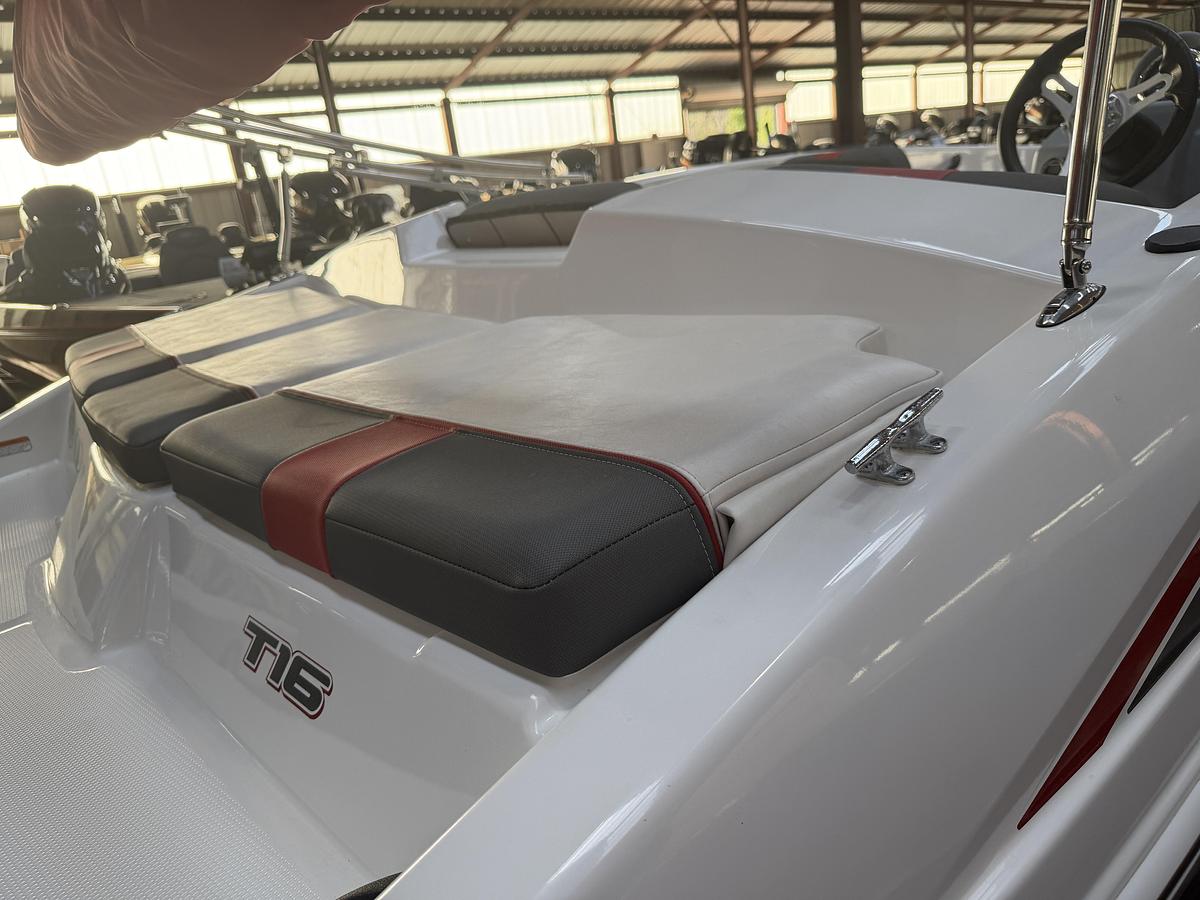 2021  Tracker Tahoe T16