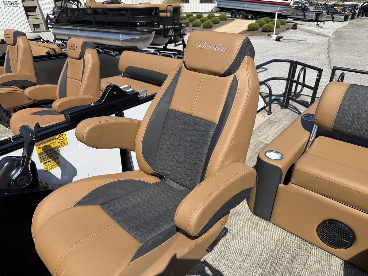 2027 Bentley Pontoons Legacy 223 Swingback DC