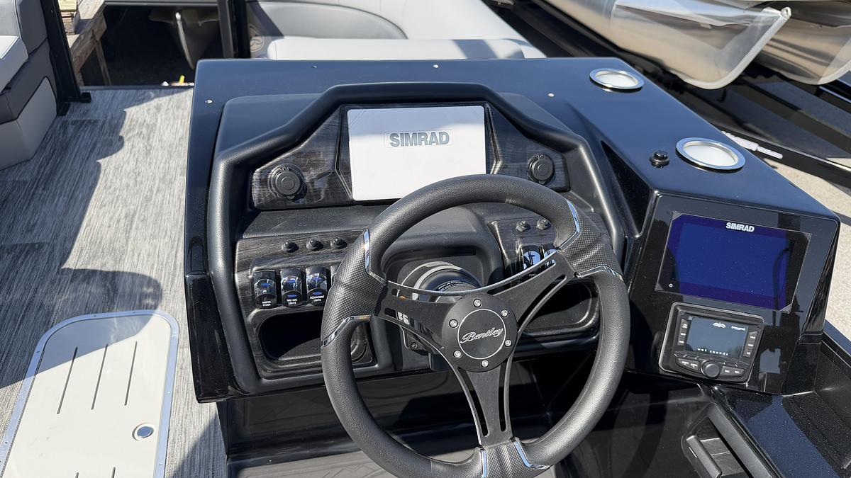 2026 Bentley Pontoons Elite 223 Admiral